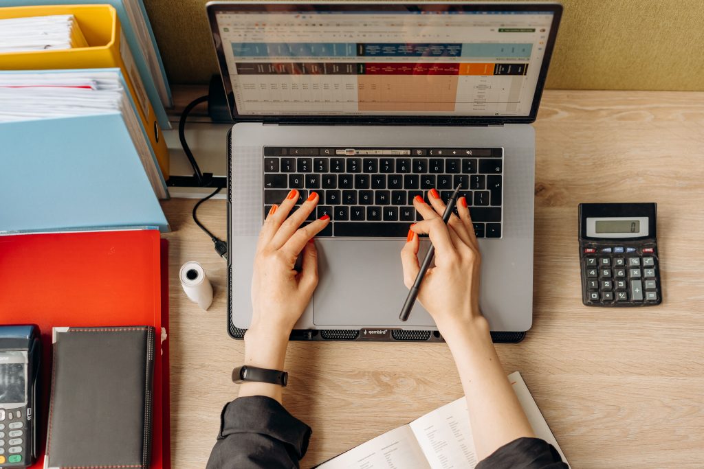 Poor Financial Habits to Drop in 2022 – Business Owner Edition Poor Financial Habits to Drop in 2022 – Business Owner Edition